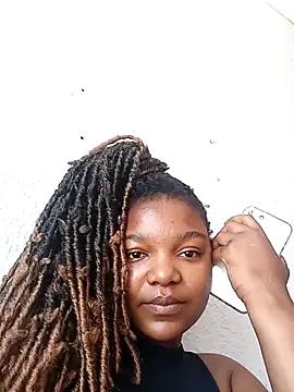 Snapshot of Kylie6lack chatting on 10.25.25 Kylie6lack online show from 10.25.25