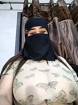 Snapshot of Maraamm chatting on 10.28.25 Maraamm online show from 10.28.25