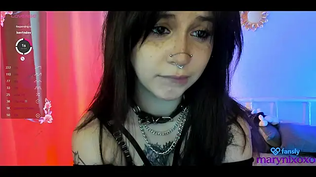 Snapshot of marynixoxo chatting on 10.10.25 marynixoxo online show from 10.10.25
