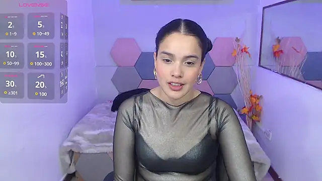 Lana Pearce online show from 03.04.25