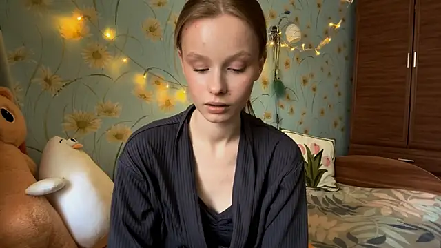 BeckyDwinell online show from 03.07.25