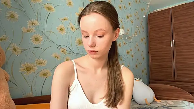 BeckyDwinell online show from 03.15.25