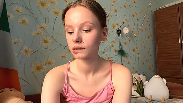 BeckyDwinell online show from 03.22.25