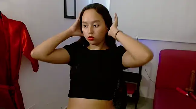 Snapshot of Emilybateee chatting on 03.21.25 Emilybateee online show from 03.21.25