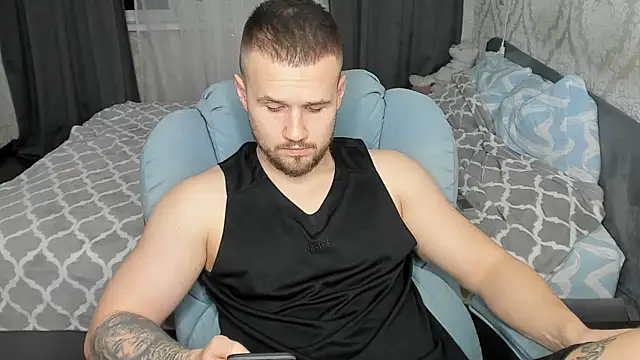 Snapshot of Vladik_b chatting on 02.19.25 Vladik b online show from 02.19.25