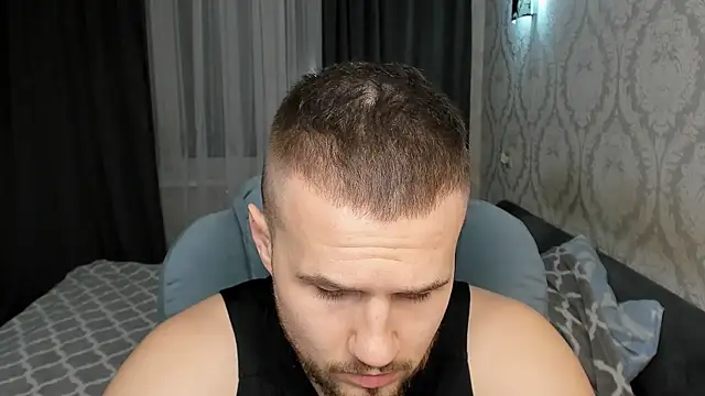 Snapshot of Vladik_b chatting on 02.20.25 Vladik b online show from 02.20.25