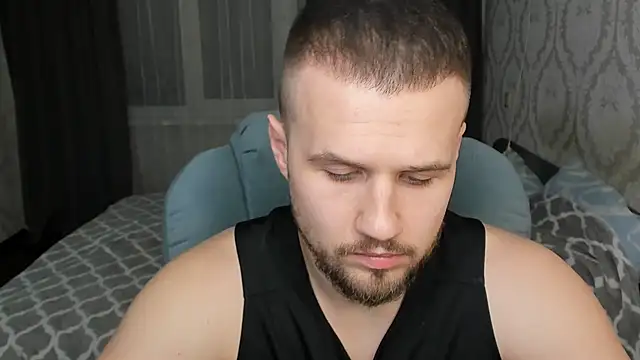 Snapshot of Vladik_b chatting on 02.22.25 Vladik b online show from 02.22.25