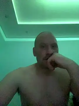 Krzysiekg123 online show from 12.15.25