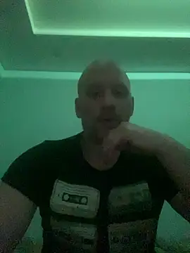 Krzysiekg123 online show from 12.19.25