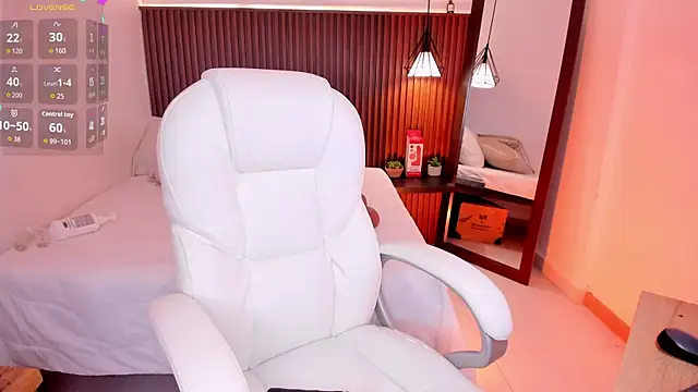 julietaevanns online show from 02.18.26