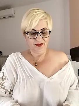 Snapshot of Pumabionda chatting on 04.26.26 Pumabionda online show from 04.26.26