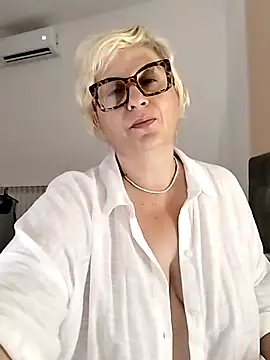 Snapshot of Pumabionda chatting on 07.15.26 Pumabionda online show from 07.15.26