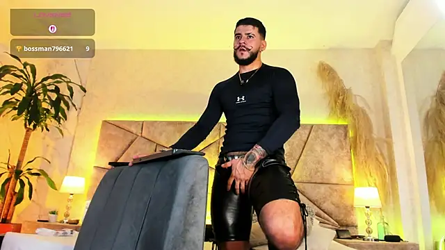 Snapshot of DickGriffith_ chatting on 11.01.25 DickGriffith online show from 11.01.25