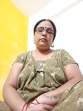 Kiyara8 online show from 10.24.25