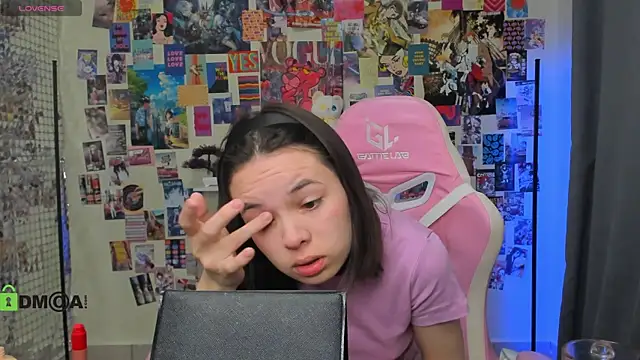 Chio Mio online show from 10.25.25