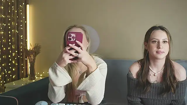 girlstirp online show from 03.20.25
