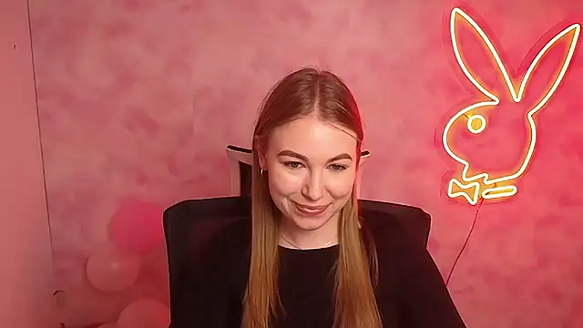 Snapshot of Dana_flowers chatting on 03.05.25 Dana flowers online show from 03.05.25