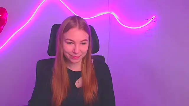 Snapshot of Dana_flowers chatting on 03.09.25 Dana flowers online show from 03.09.25