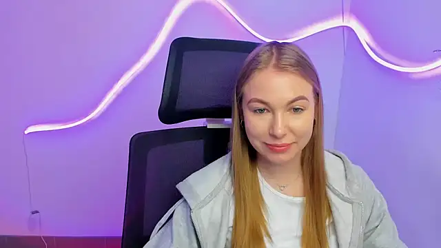 Snapshot of Dana_flowers chatting on 03.19.25 Dana flowers online show from 03.19.25