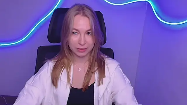 Snapshot of Dana_flowers chatting on 09.22.25 Dana flowers online show from 09.22.25