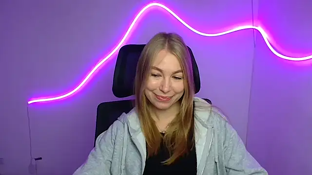 Snapshot of Dana_flowers chatting on 09.27.25 Dana flowers online show from 09.27.25