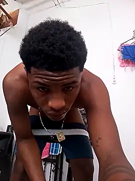 Snapshot of Bichorro chatting on 10.13.25 Bichorro online show from 10.13.25