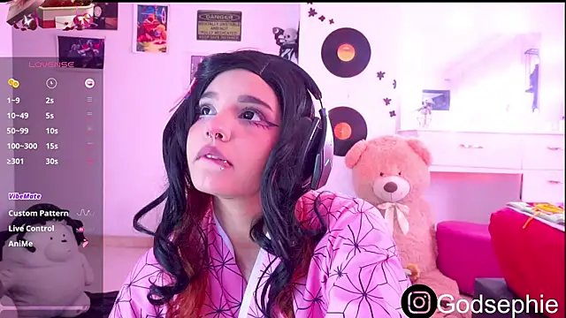 persephonee  online show from 02.15.25