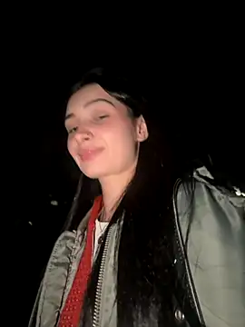 lunalovelee online show from 09.30.25