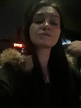 lunalovelee online show from 10.11.25