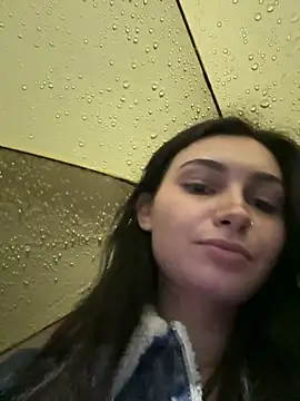 lunalovelee online show from 10.17.25