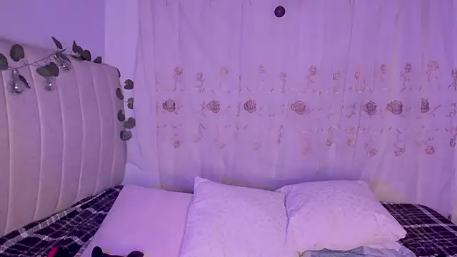 Snapshot of purplelilith3 chatting on 02.10.26 purplelilith3 online show from 02.10.26