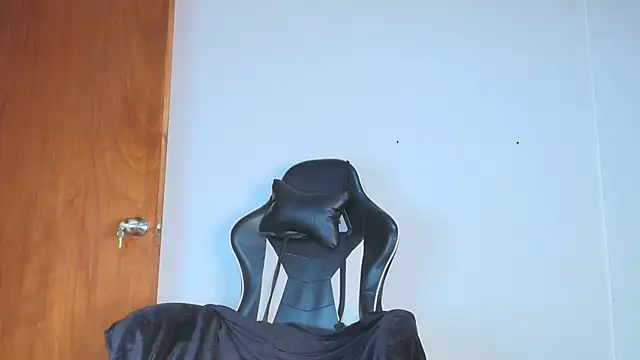 Snapshot of natasha_steele chatting on 11.03.25 natasha steele online show from 11.03.25