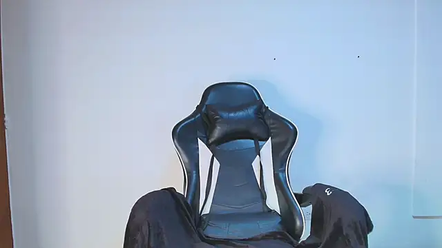 Snapshot of natasha_steele chatting on 11.04.25 natasha steele online show from 11.04.25