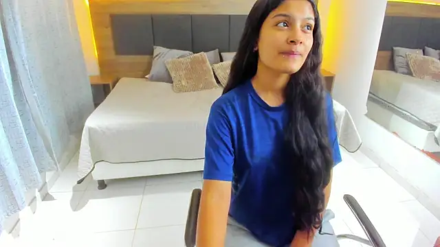 Snapshot of gaby_fosterr chatting on 03.18.25 gaby fosterr online show from 03.18.25