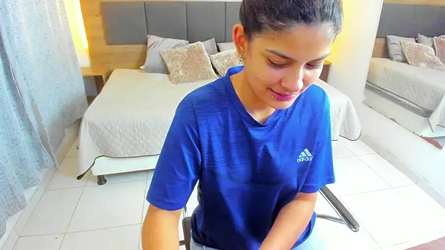 Snapshot of gaby_fosterr chatting on 03.18.25 gaby fosterr online show from 03.18.25