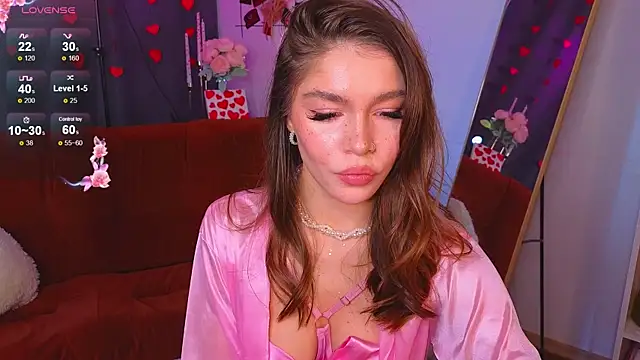 Snapshot of Caroline__Brown chatting on 02.14.25 Caroline  Brown online show from 02.14.25
