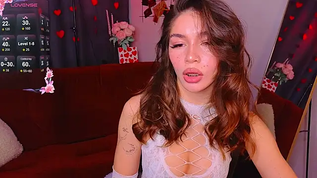 Snapshot of Caroline__Brown chatting on 02.19.25 Caroline  Brown online show from 02.19.25