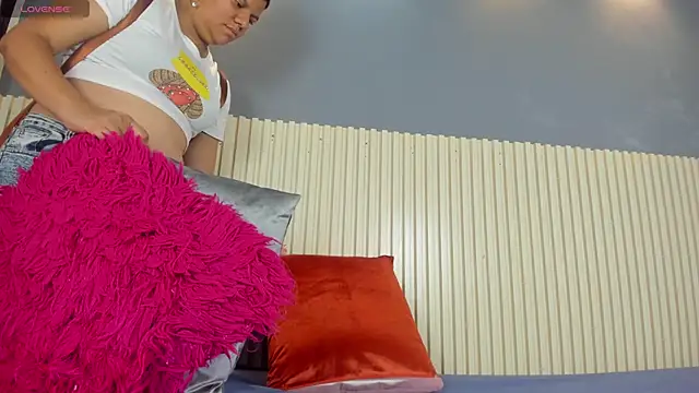 Aida-nicolle online show from 03.11.25