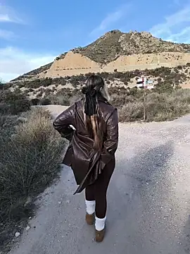 Mona Plus online show from 11.07.25