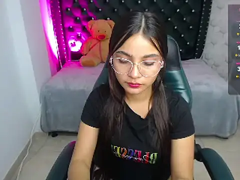 ariana miller m online show from 03.21.25