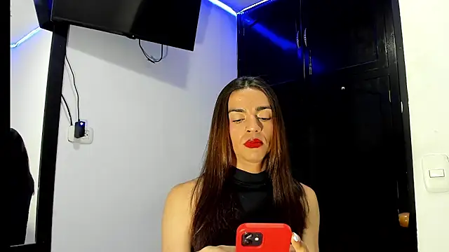 Snapshot of Dollcatalina chatting on 03.04.25 Dollcatalina online show from 03.04.25