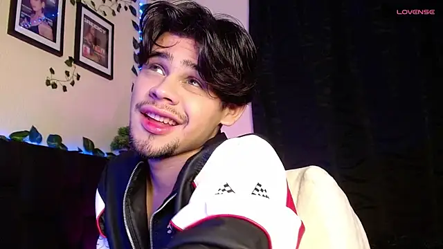 isaac-saenz online show from 02.17.25