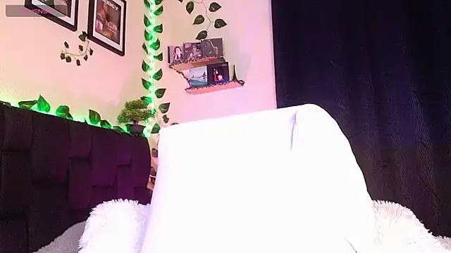 isaac-saenz online show from 03.12.25