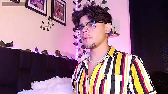 isaac-saenz online show from 03.22.25