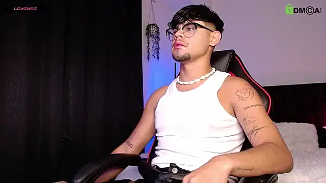 isaac-saenz online show from 09.09.25
