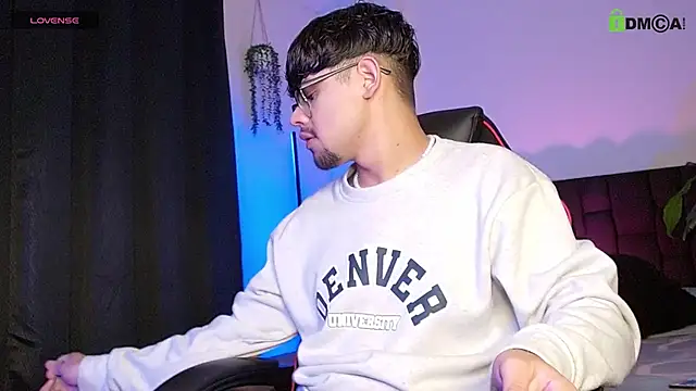 isaac-saenz online show from 10.06.25