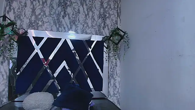 charlotte bluee online show from 10.04.25