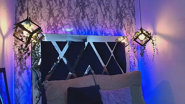 charlotte bluee online show from 11.07.25