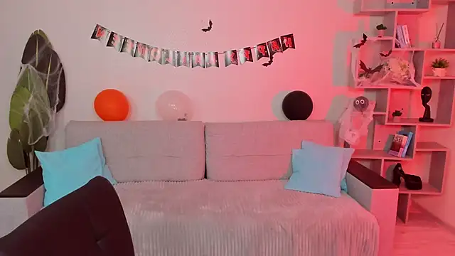 GabriellaMays online show from 10.22.25