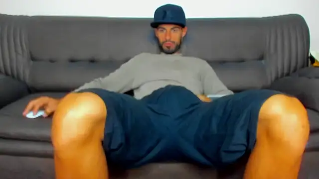 Snapshot of sexyhotmusclesforyou1 chatting on 11.04.25 sexyhotmusclesforyou1 online show from 11.04.25